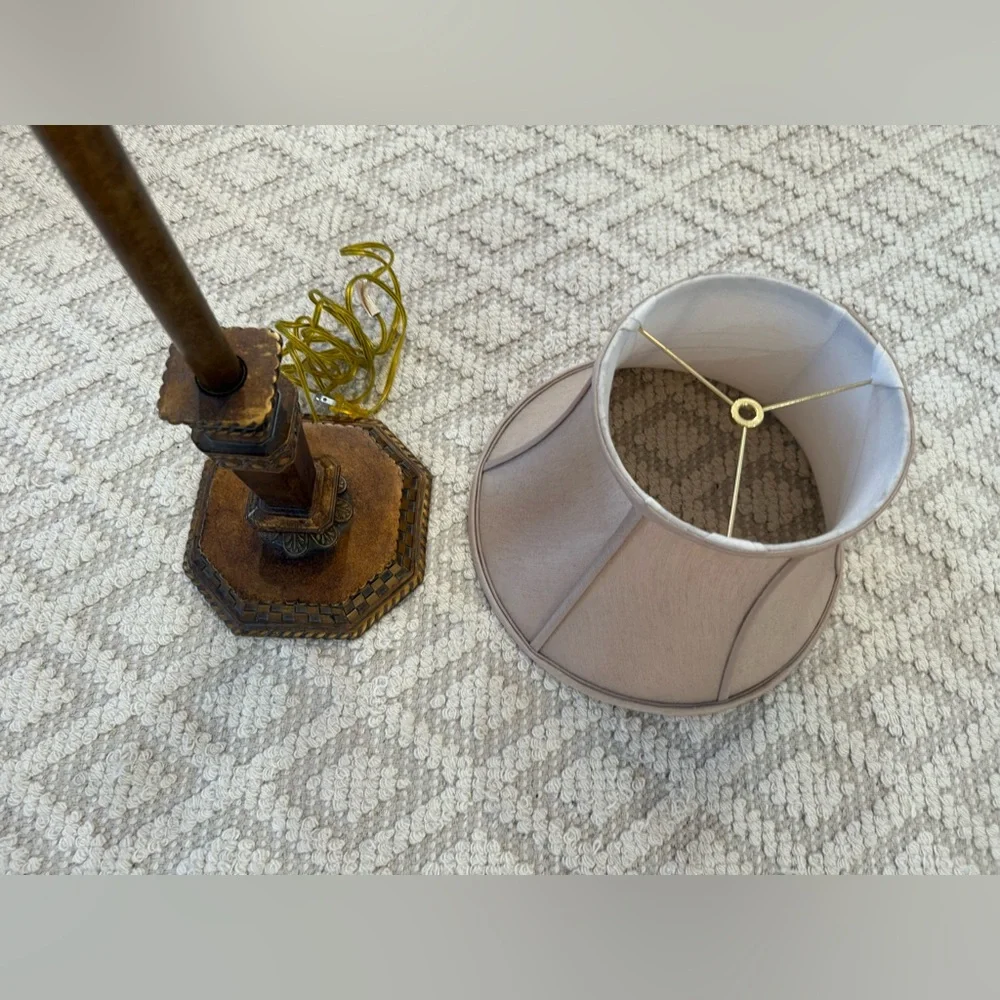 OLD-WORLD BRONZE-STYLE FLOOR LAMP — NEOCLASSICAL/TRADITIONAL NEW ENGLAND STYLE - Picture 2 of 8